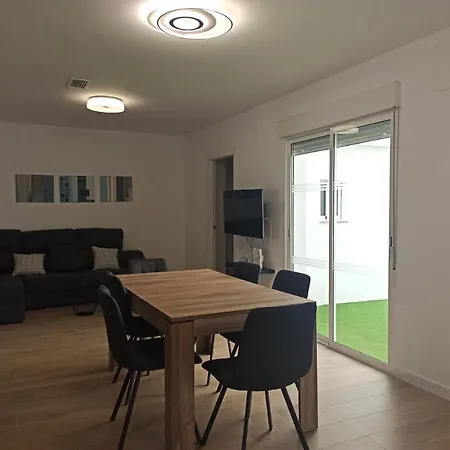 Casa Cerca De La Playa Con Patio Y Garaje Privado * Puerto de Sagunto