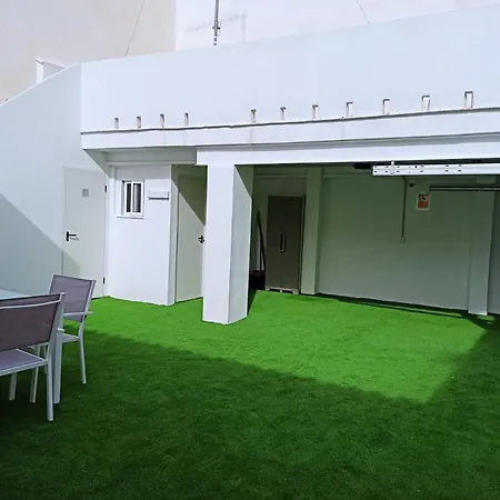 Casa Cerca De La Playa Con Patio Y Garaje Privado *